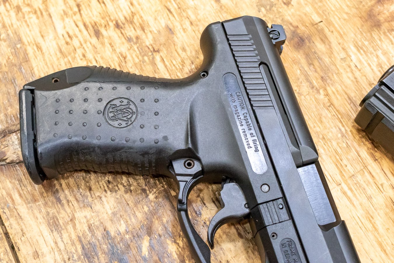 SMITH AND WESSON SW99 40 S&W Police Trade-in Pistol